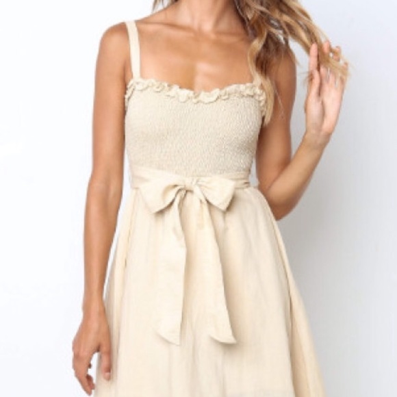 slide show Dresses & Skirts - Beige sweetheart neckline midi summer dress